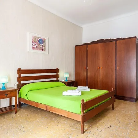 Nicolas Only Families Apartamento