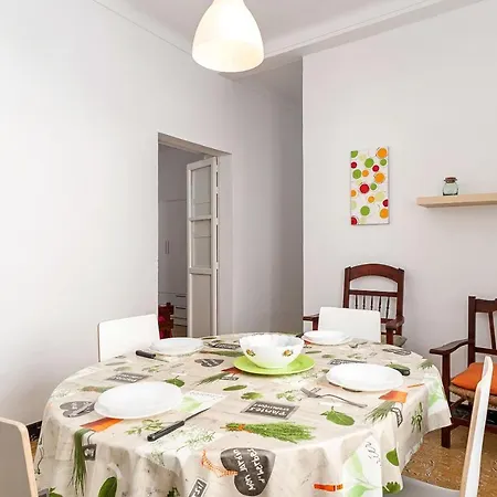 Nicolas Only Families Apartamento